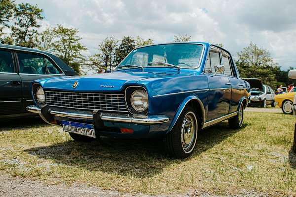 What are the key fashion events shaping women's fashion in the UK?